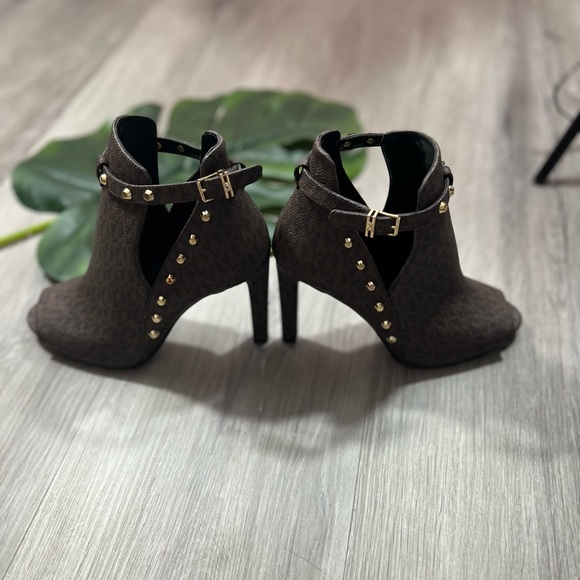 Michael Kors Lawson Logo Open Toe Studded ✨brand new✨ No box - Picture 9 of 14